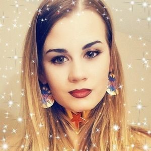 Meet your Posher, Carrie